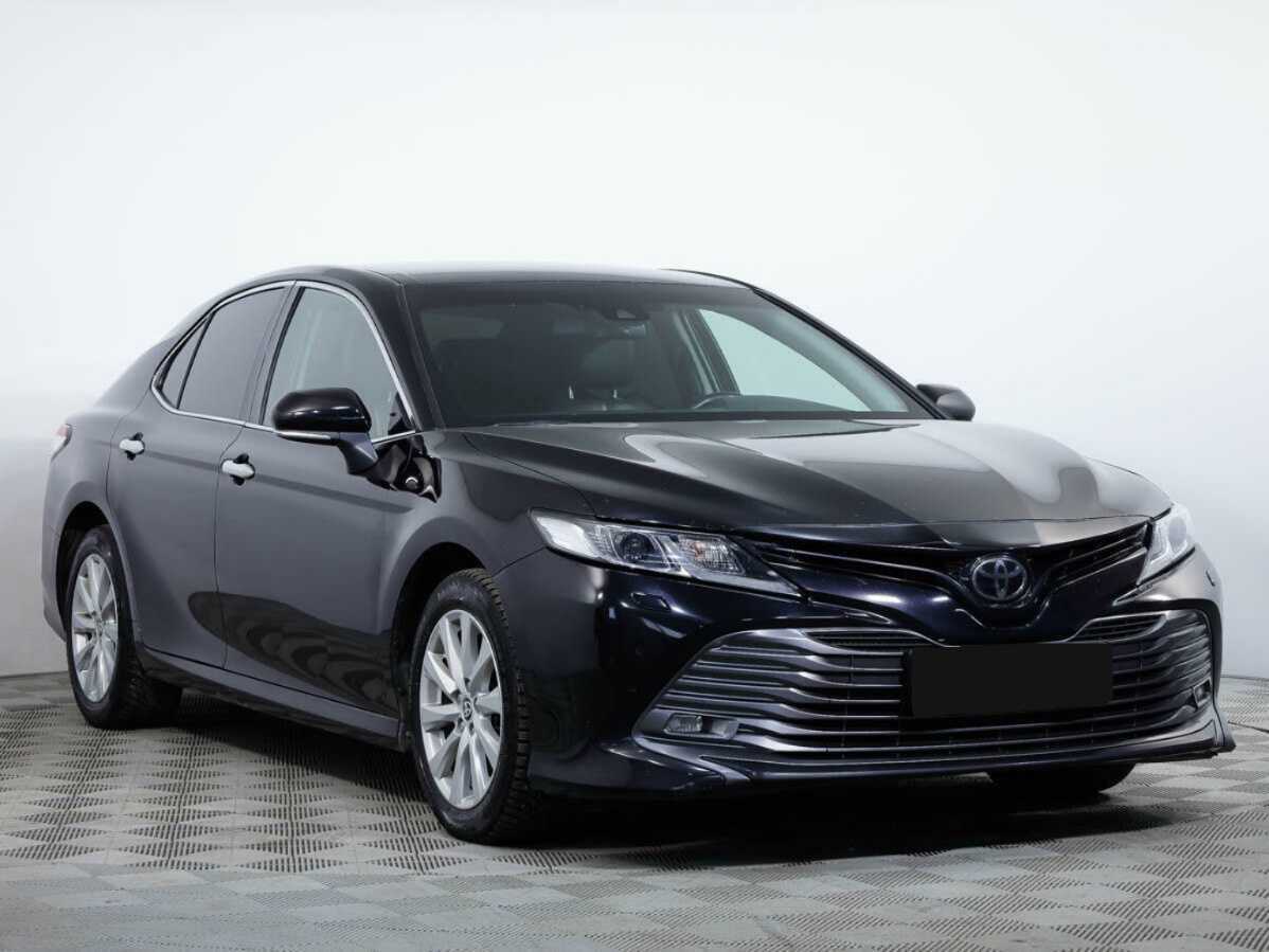 Toyota Camry, 2020 - фото №2