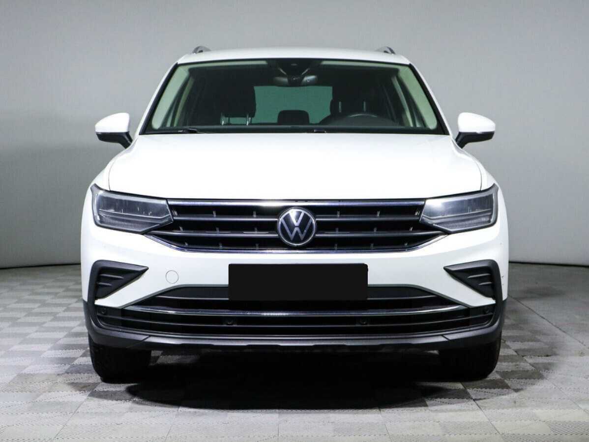 Volkswagen Tiguan, 2020 - фото №2