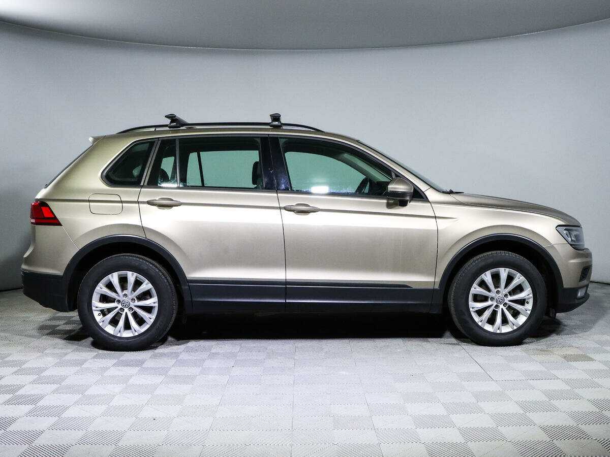Volkswagen Tiguan L, 2019 - фото №4