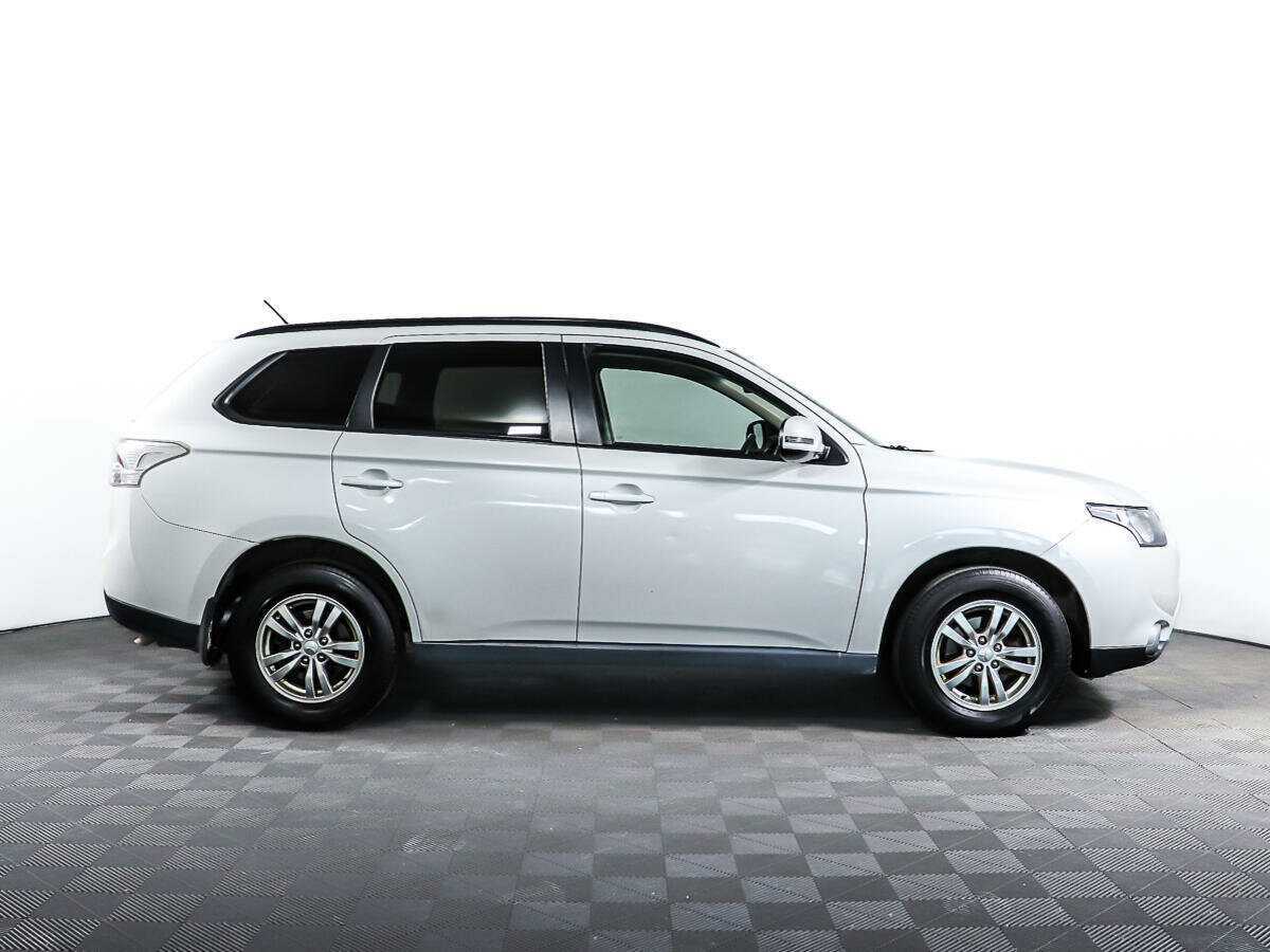 Mitsubishi Outlander, 2013 - фото №3