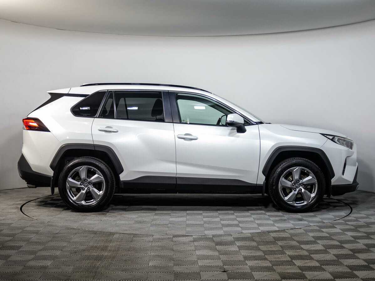 Toyota RAV4, 2020 - фото №3