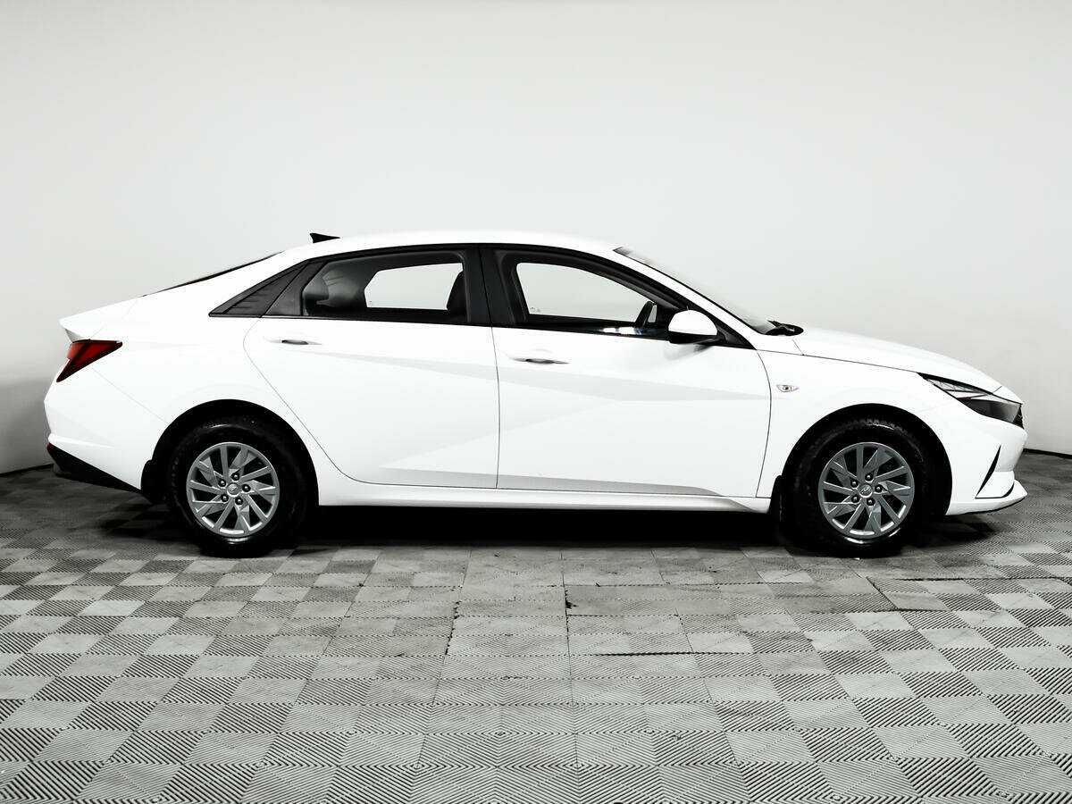 Hyundai Elantra, 2022 - фото №4