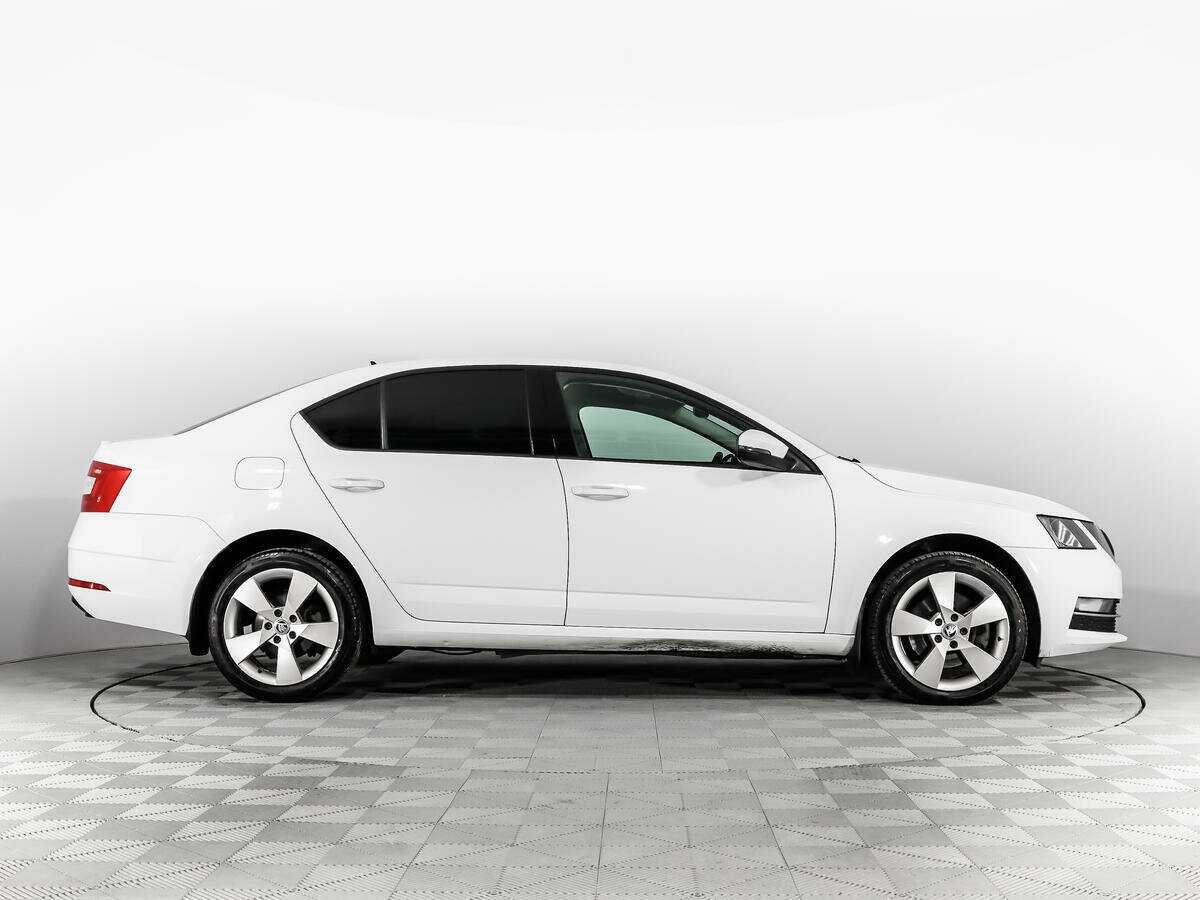 Skoda Octavia, 2018 - фото №4