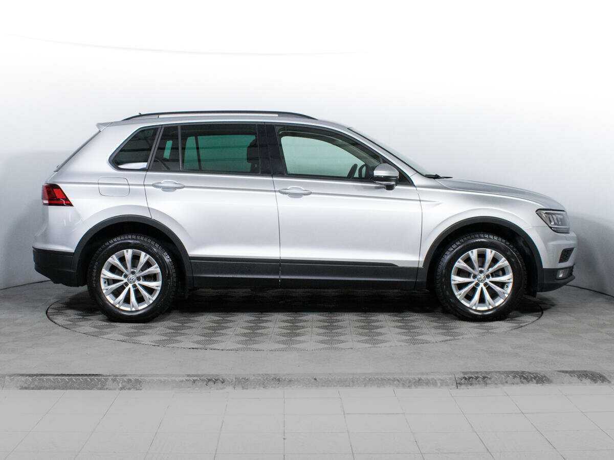 Volkswagen Tiguan, 2019 - фото №3