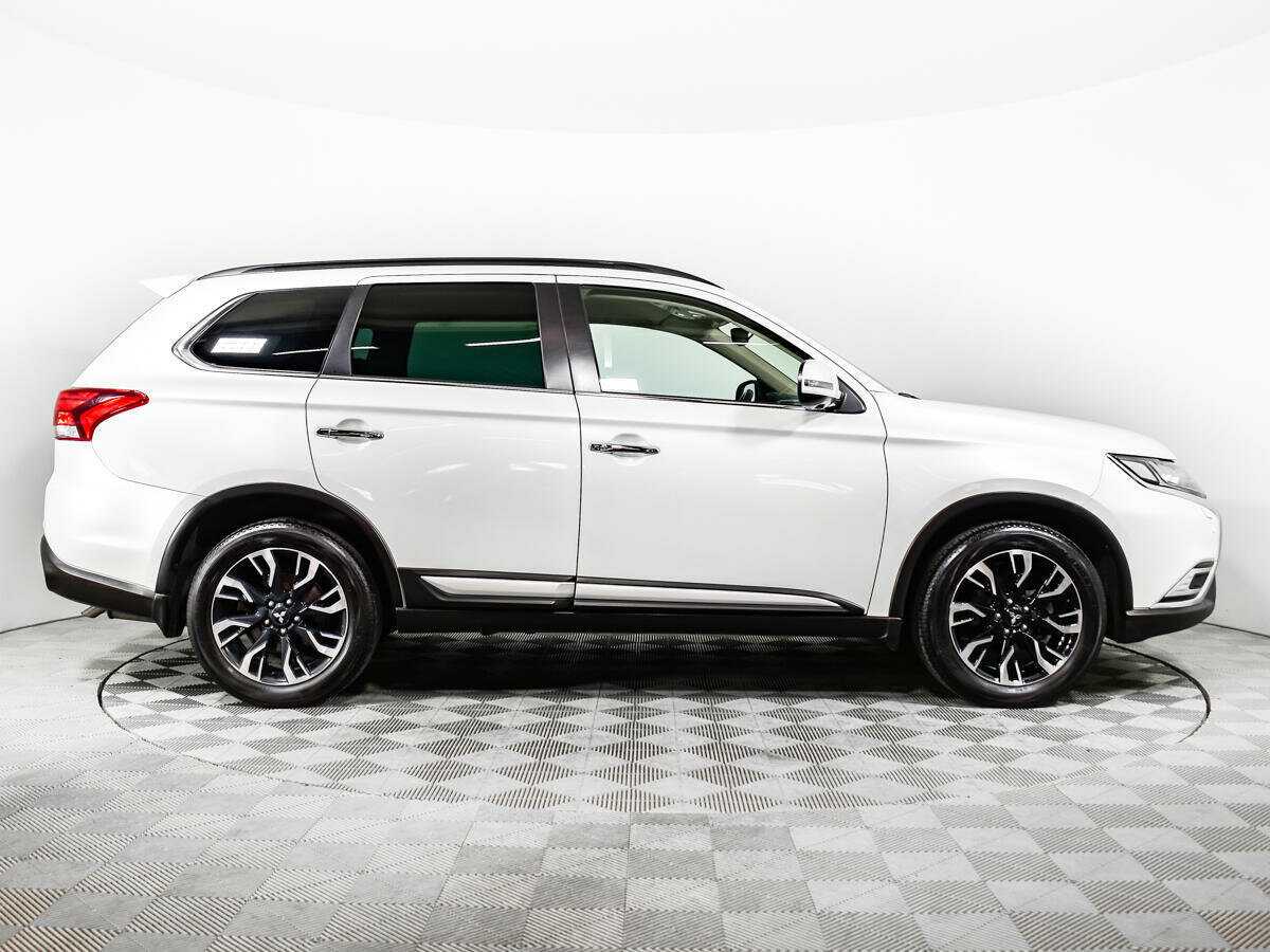 Mitsubishi Outlander, 2021 - фото №4