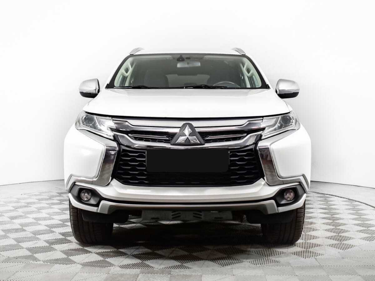 Mitsubishi Pajero Sport, 2017 - фото №2