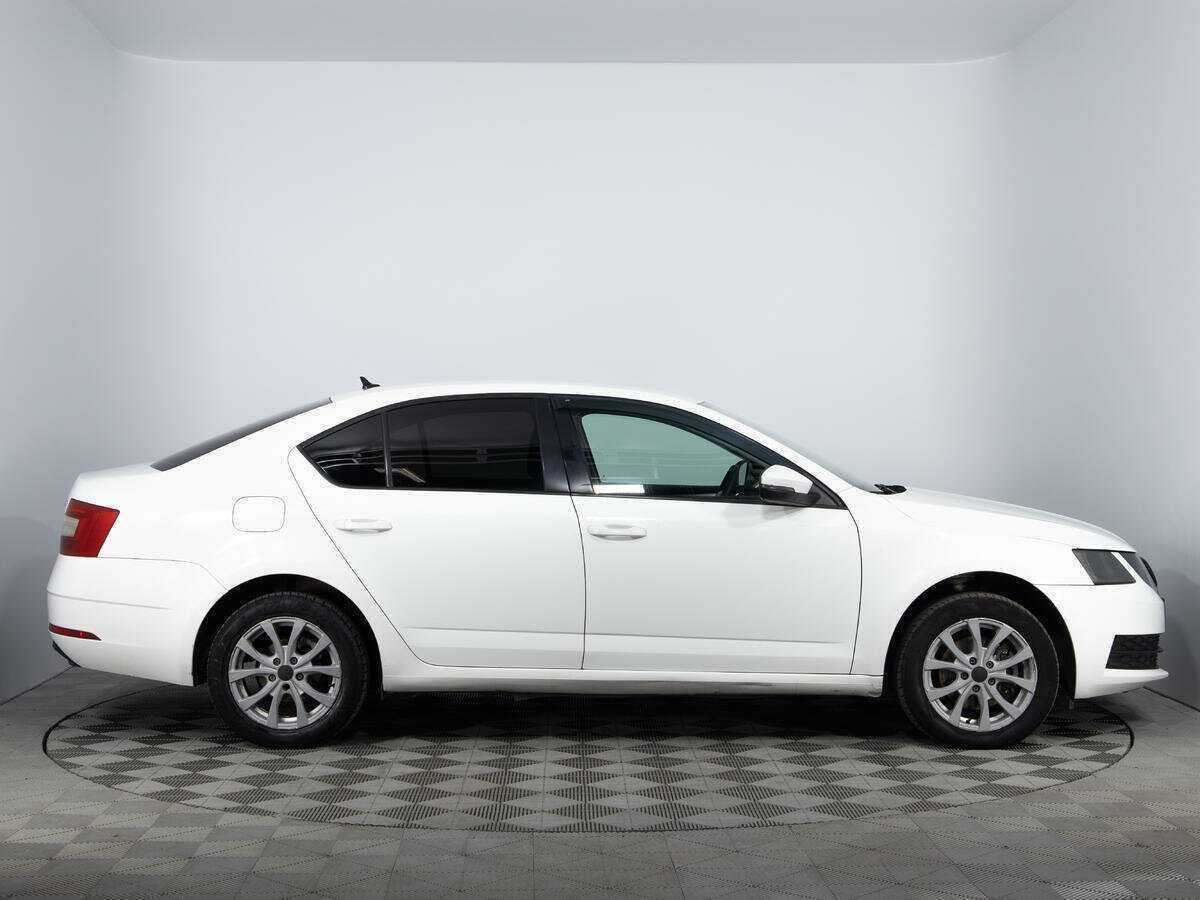 Skoda Octavia, 2018 - фото №4