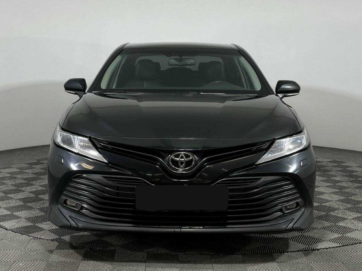 Toyota Camry, 2019 - фото №2