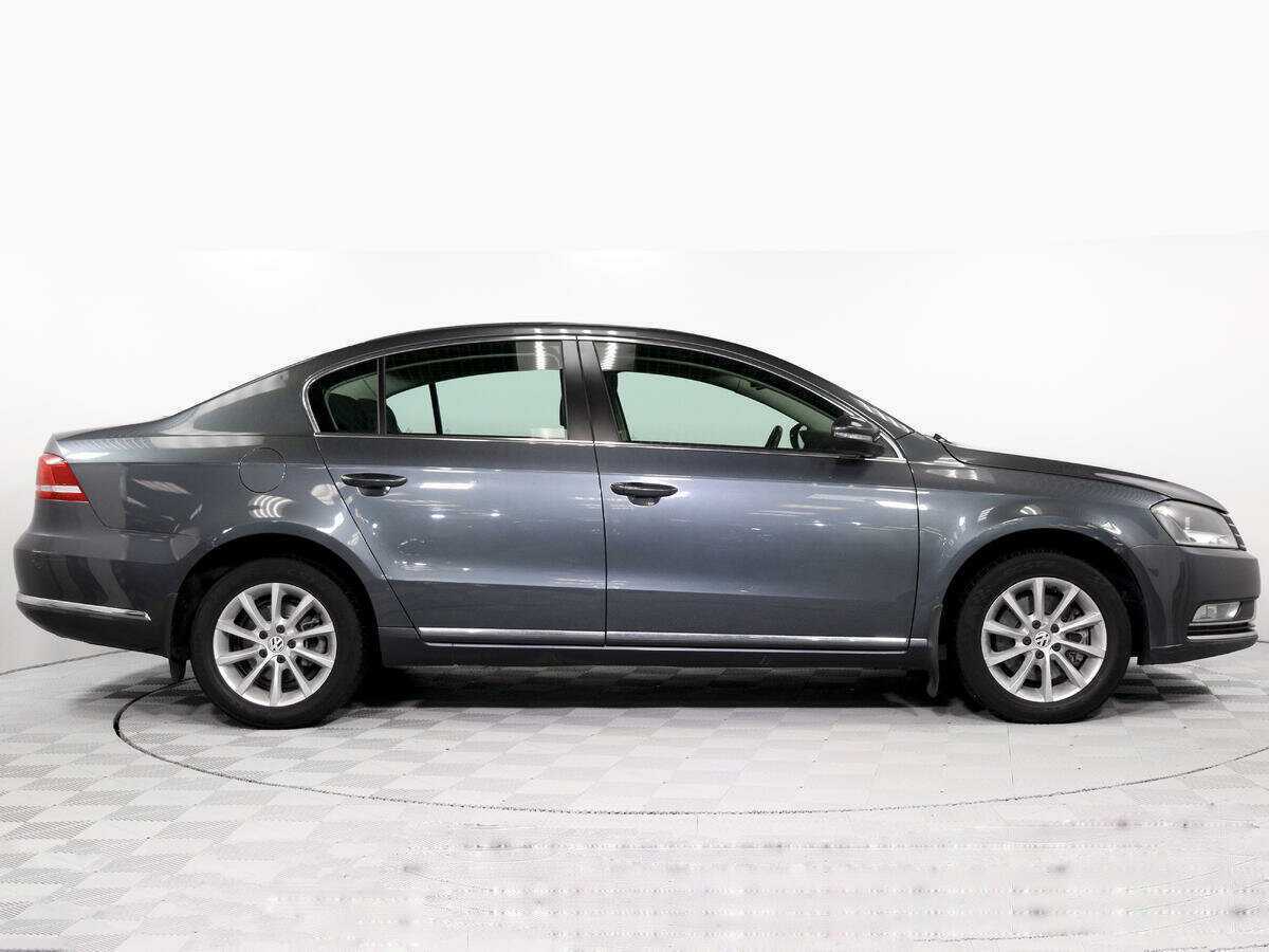Volkswagen Passat, 2012 - фото №3