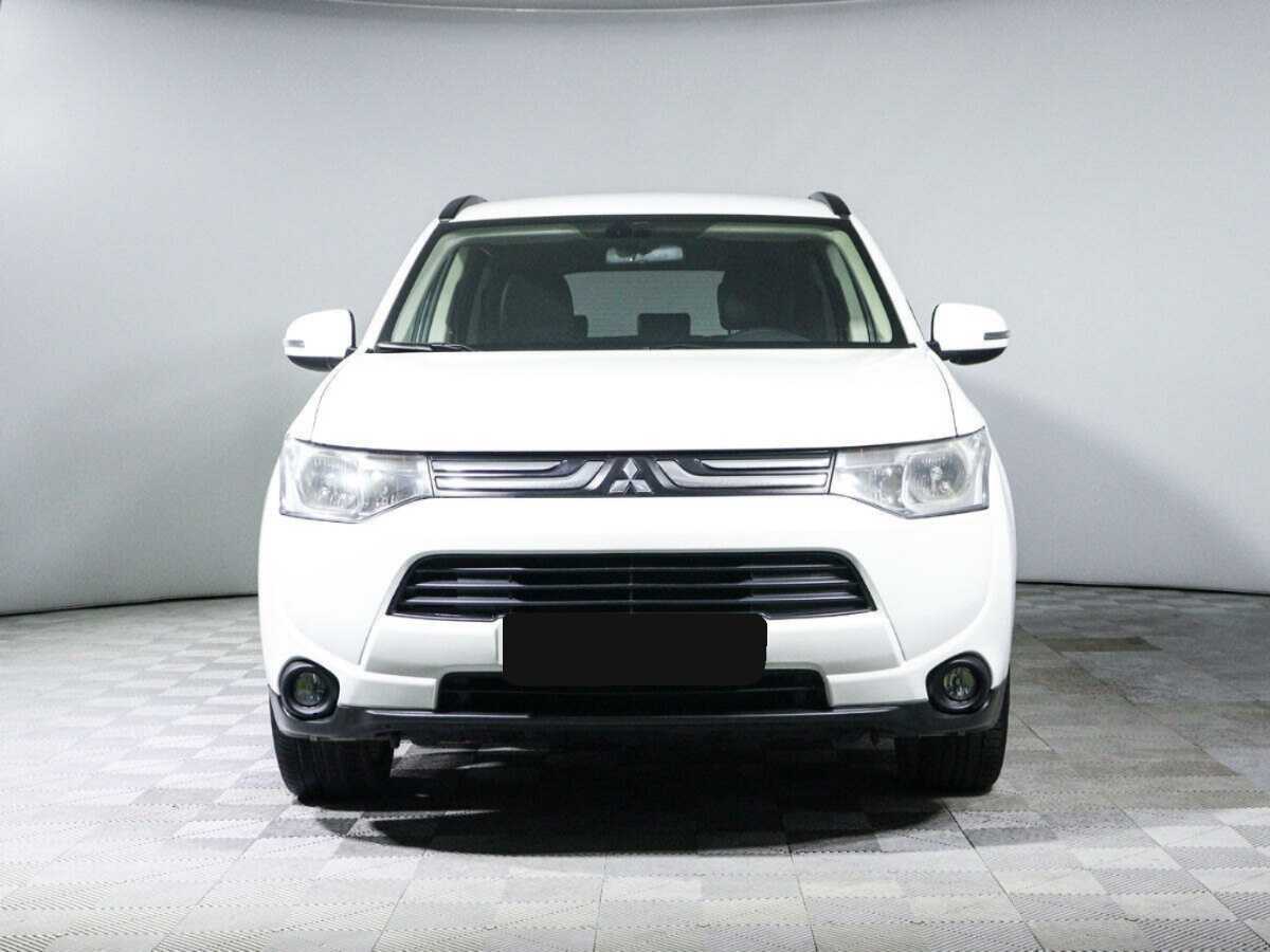 Mitsubishi Outlander, 2012 - фото №2