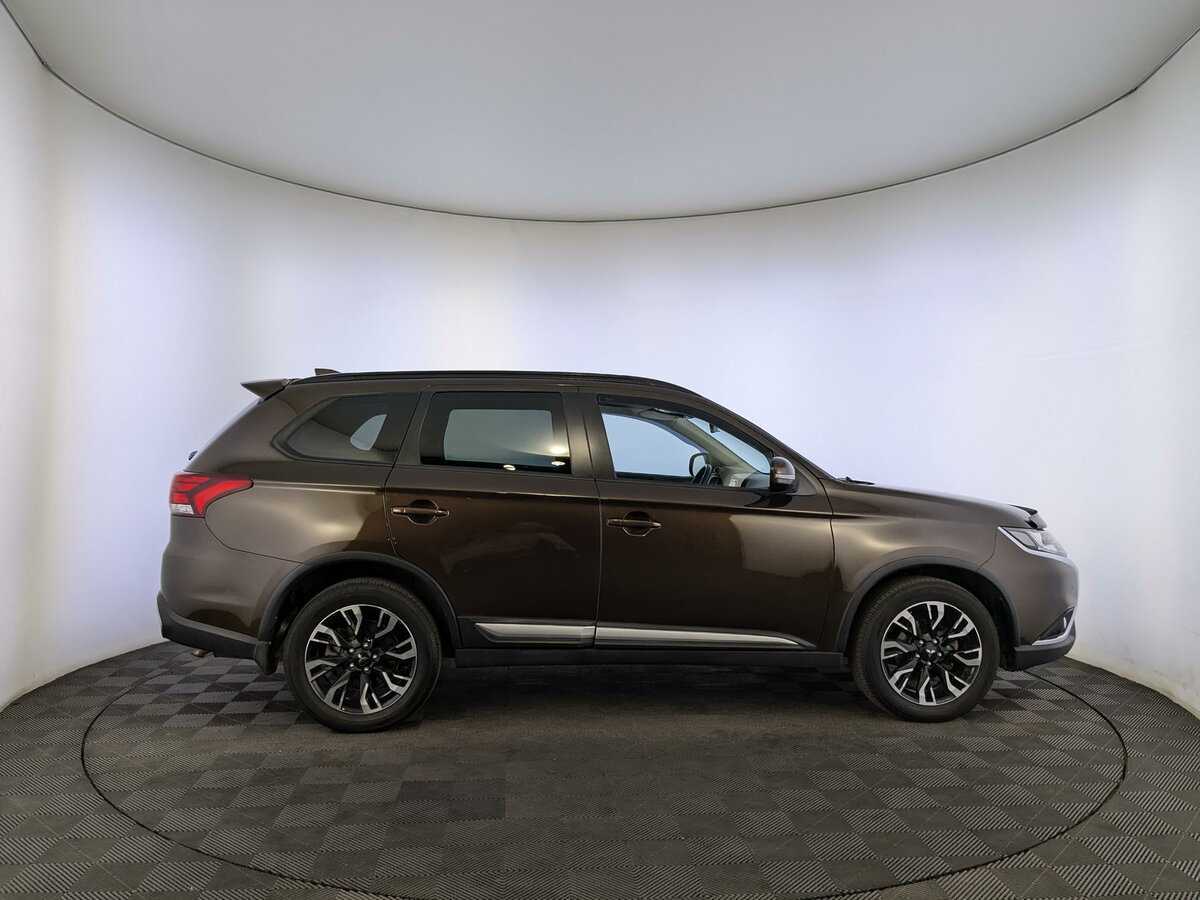 Mitsubishi Outlander, 2022 - фото №4