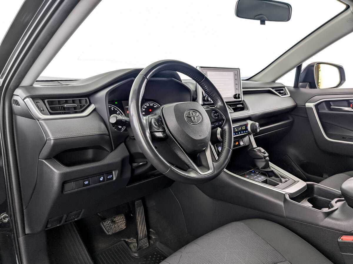 Toyota RAV4, 2020 - фото №3