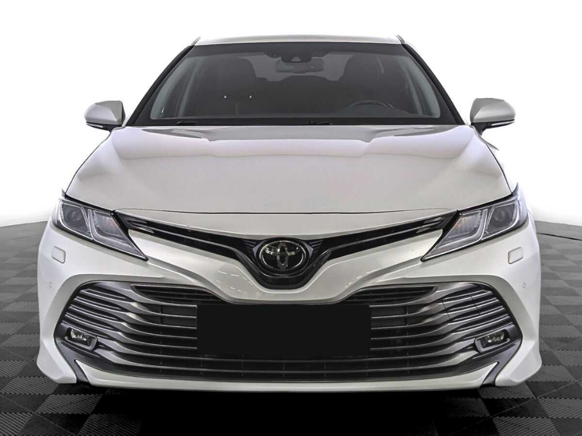 Toyota Camry, 2021 - фото №2
