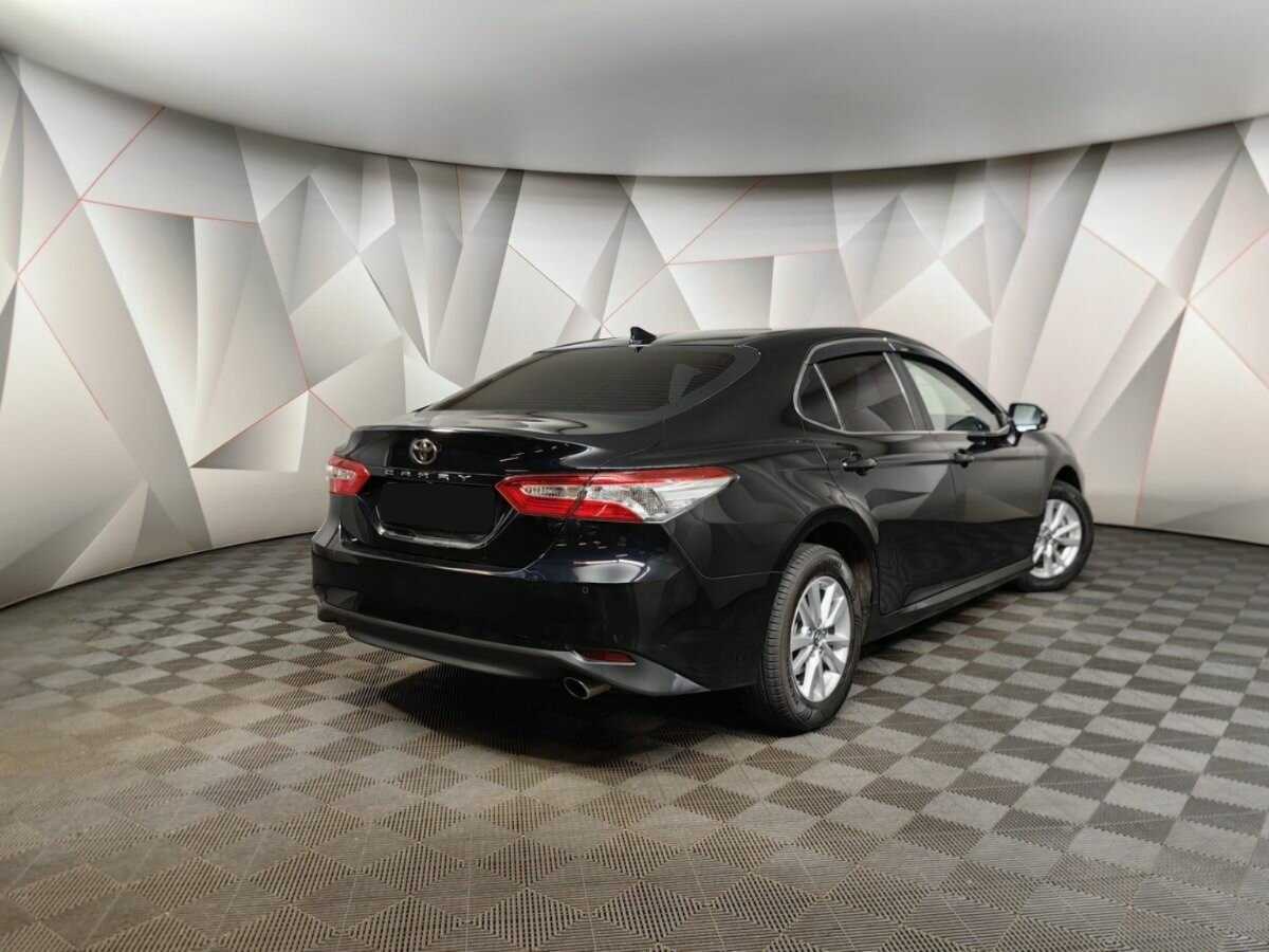 Toyota Camry, 2019 - фото №2