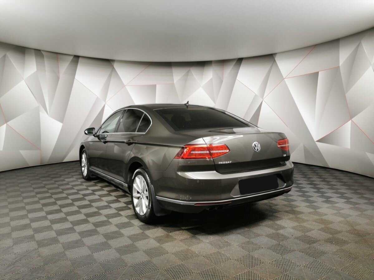 Volkswagen Passat, 2018 - фото №4