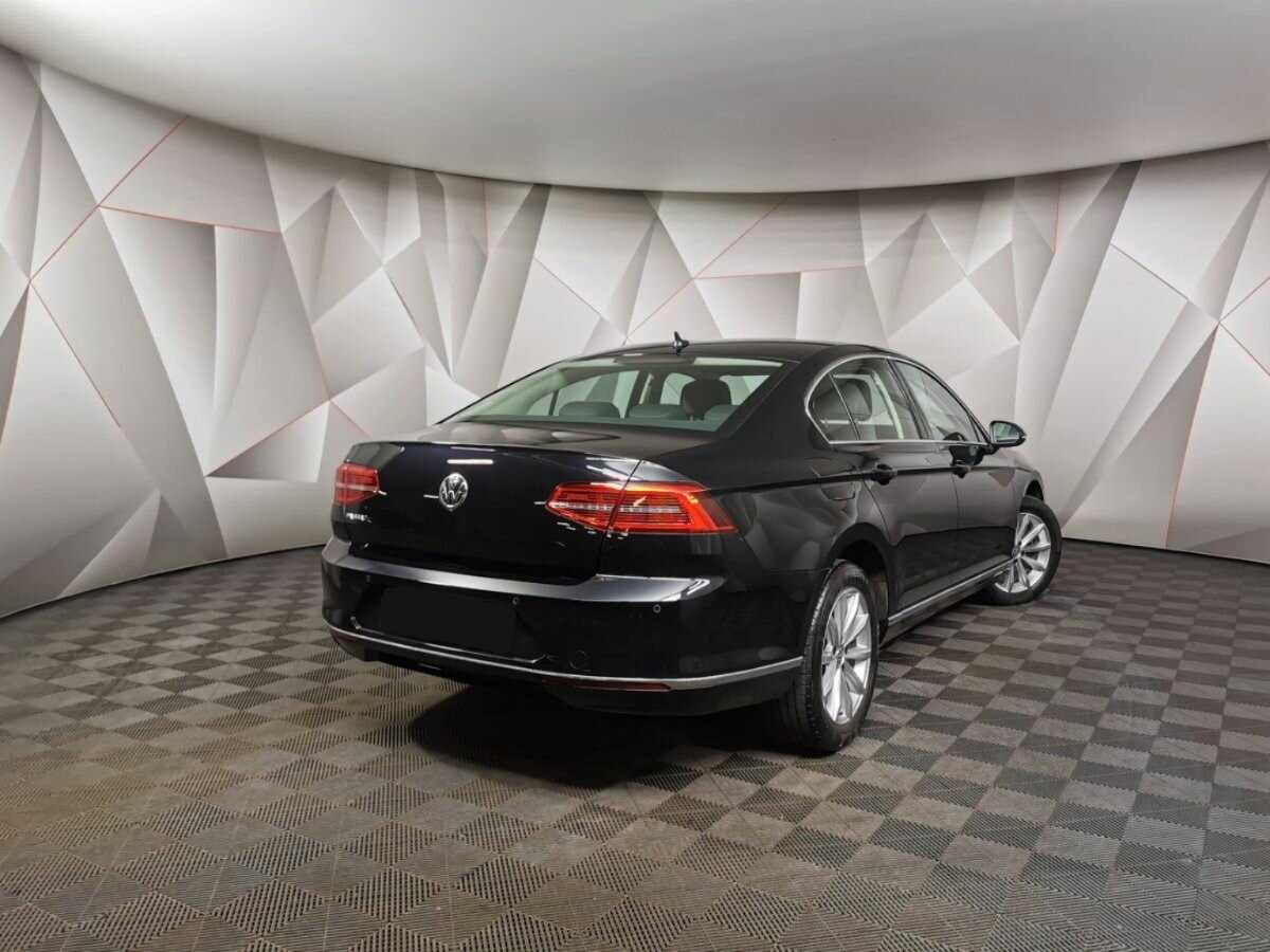 Volkswagen Passat, 2019 - фото №2