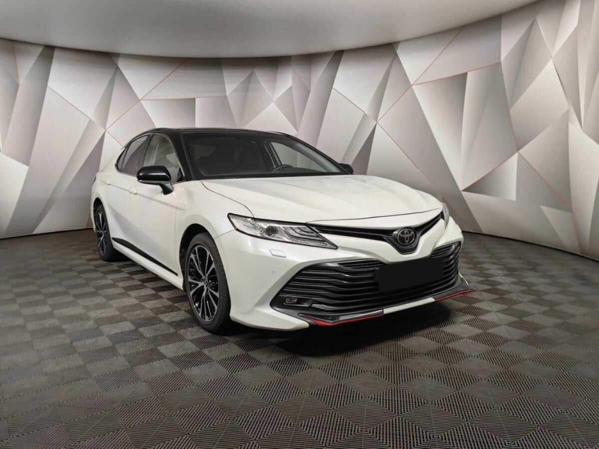 Toyota Camry, 2020 - фото №3
