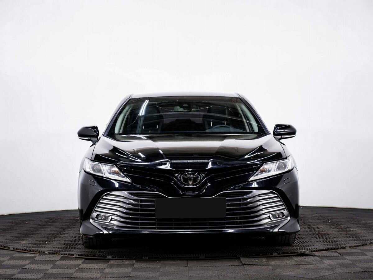Toyota Camry, 2019 - фото №2