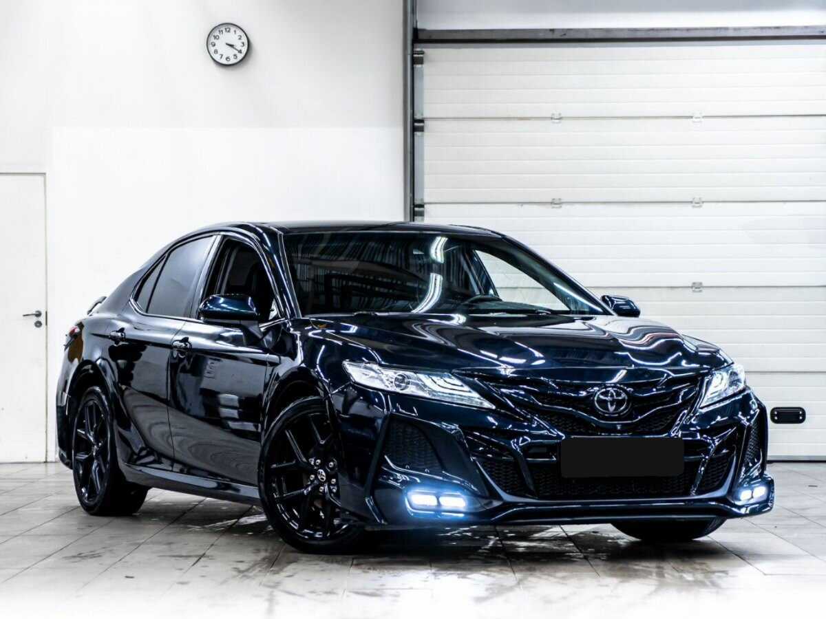 Toyota Camry, 2018 - фото №2