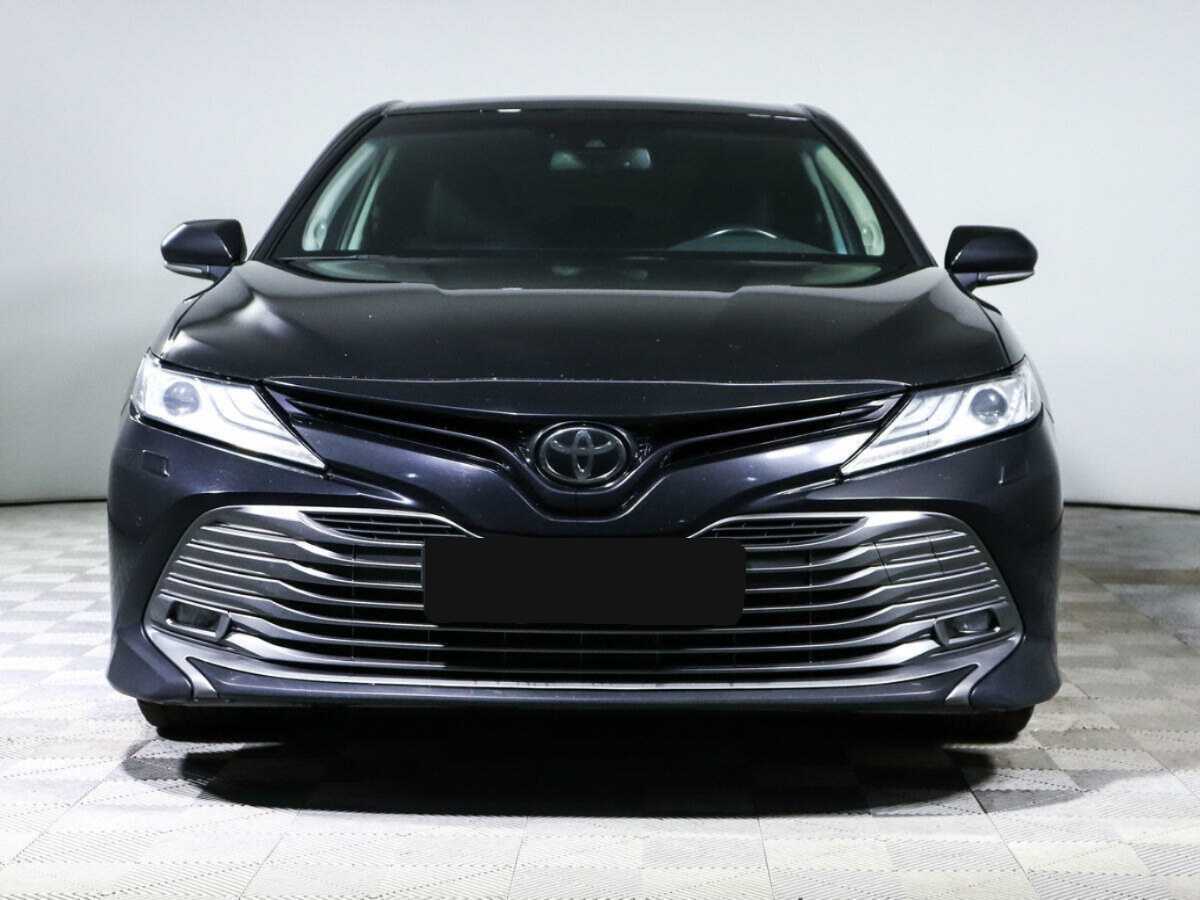 Toyota Camry, 2018 - фото №2