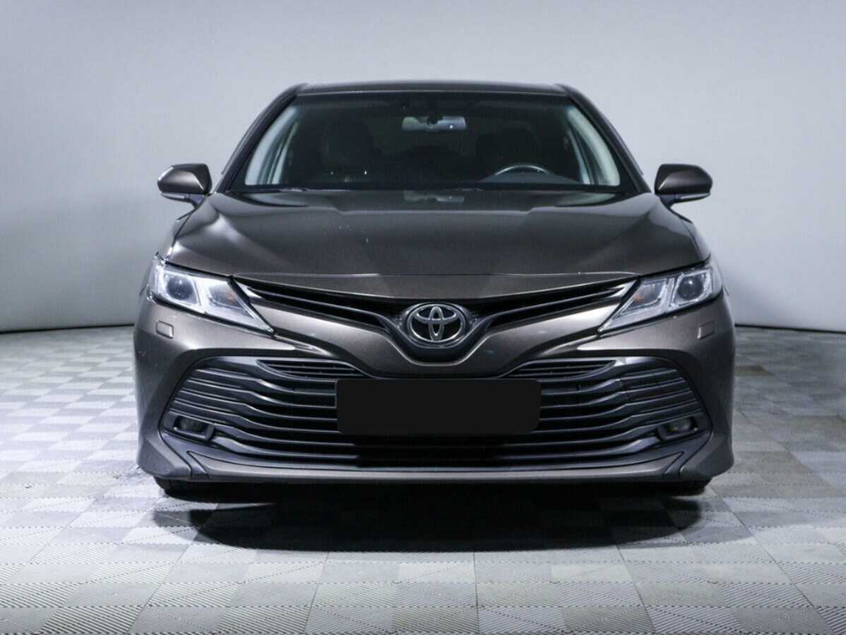 Toyota Camry, 2020 - фото №2