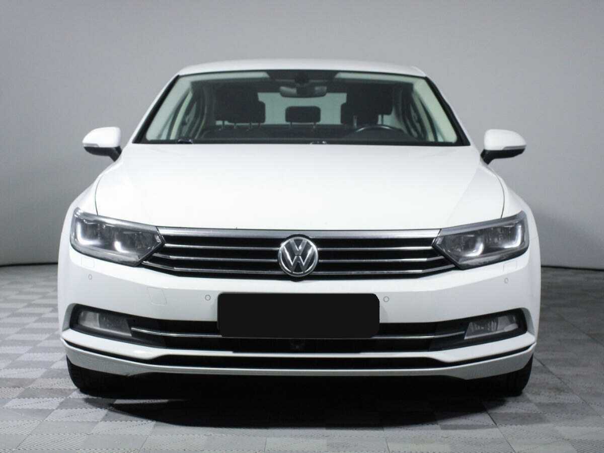 Volkswagen Passat, 2018 - фото №2
