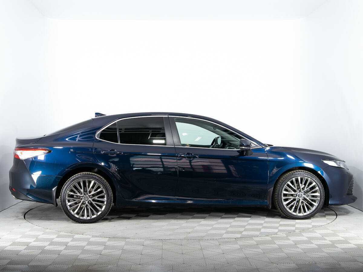 Toyota Camry, 2018 - фото №4