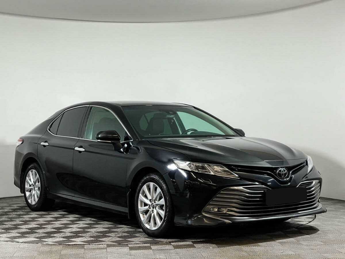 Toyota Camry, 2018 - фото №3
