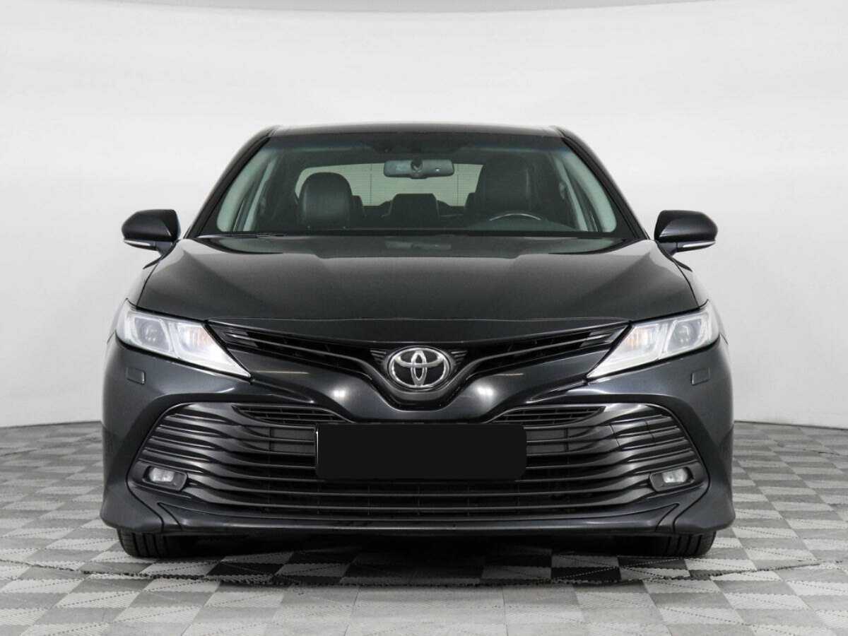 Toyota Camry, 2019 - фото №2