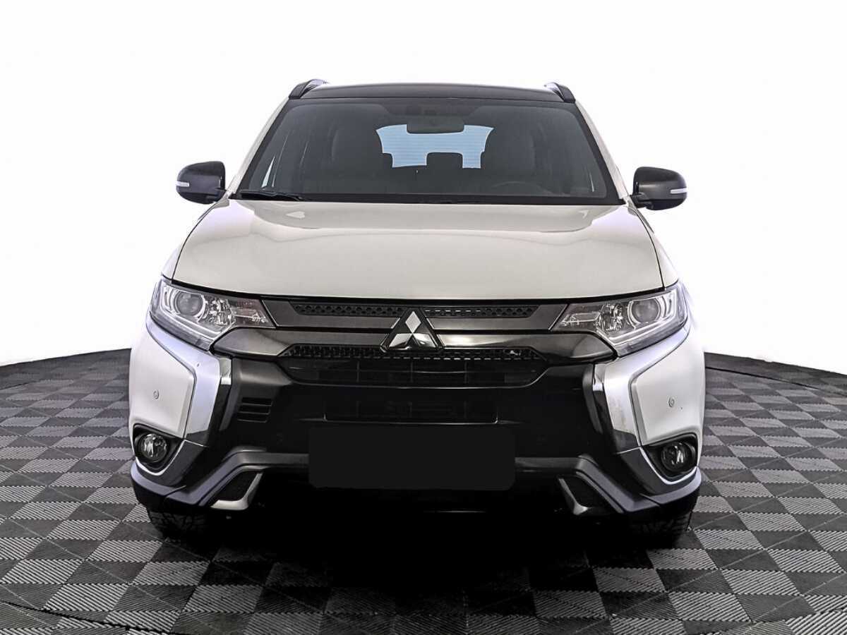 Mitsubishi Outlander, 2022 - фото №2