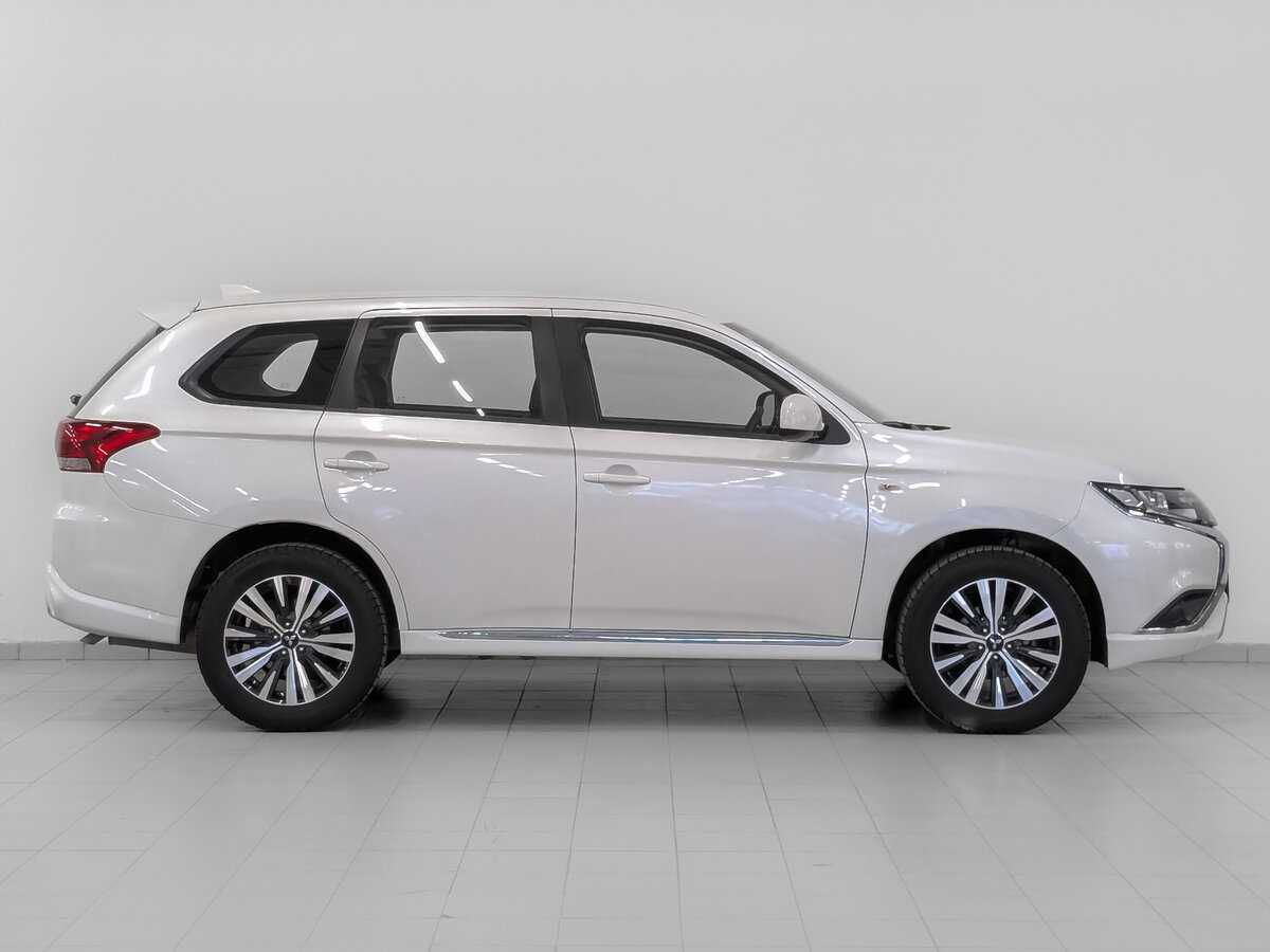 Mitsubishi Outlander, 2022 - фото №4