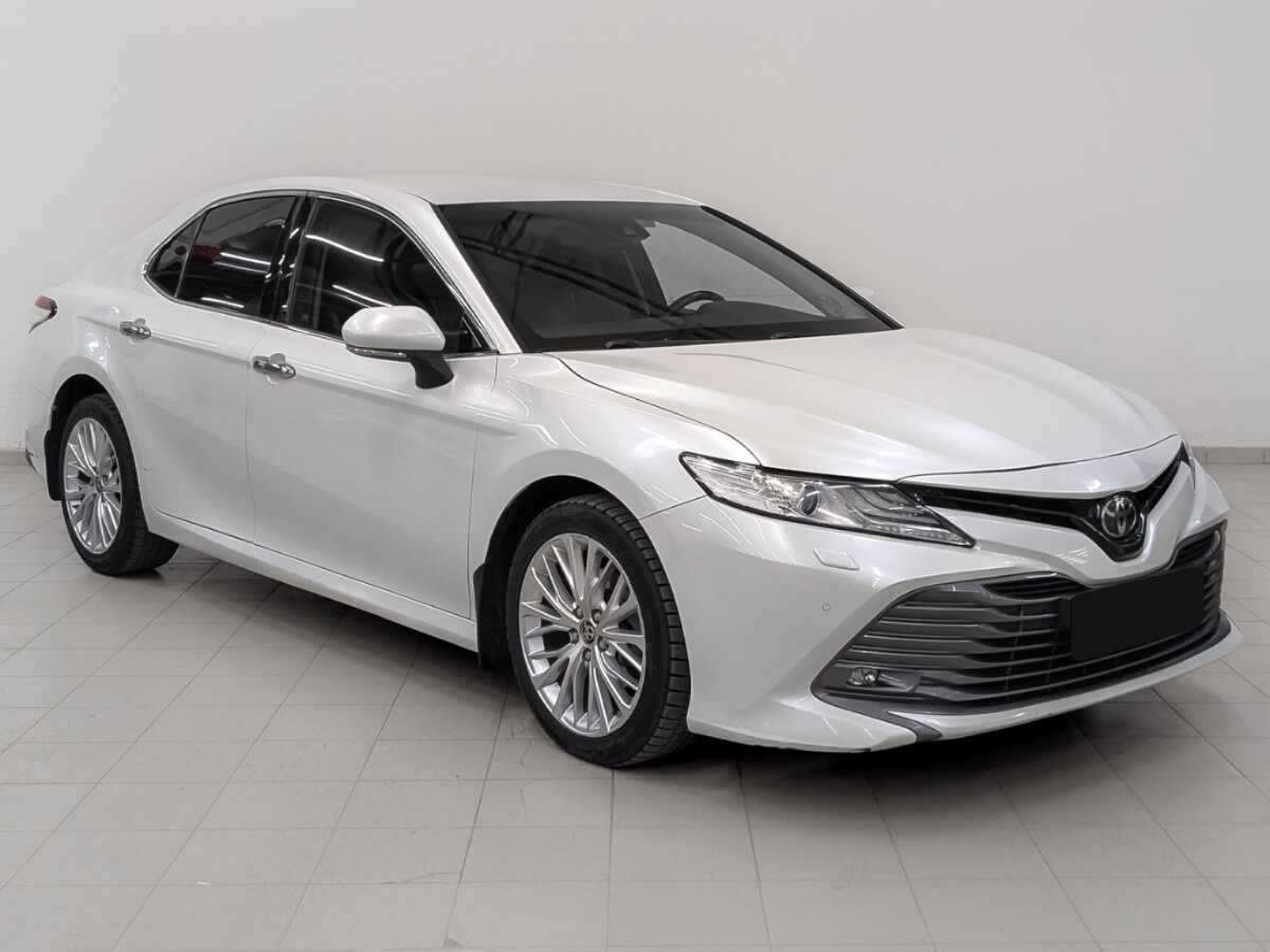 Toyota Camry, 2019 - фото №3