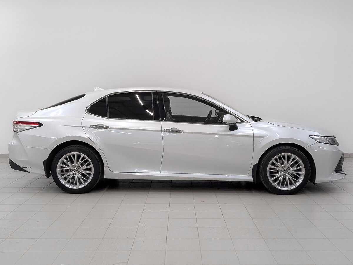 Toyota Camry, 2019 - фото №4