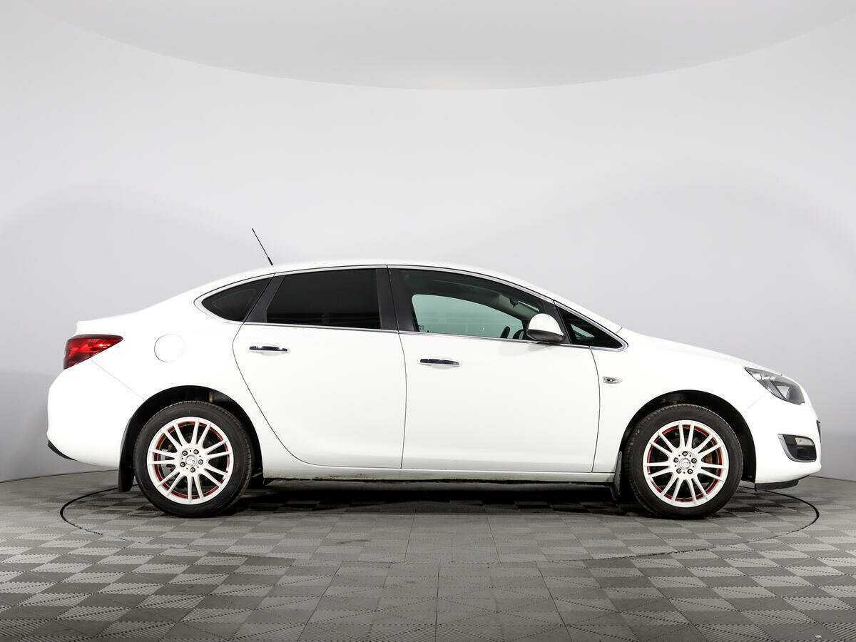 Opel Astra, 2013 - фото №4