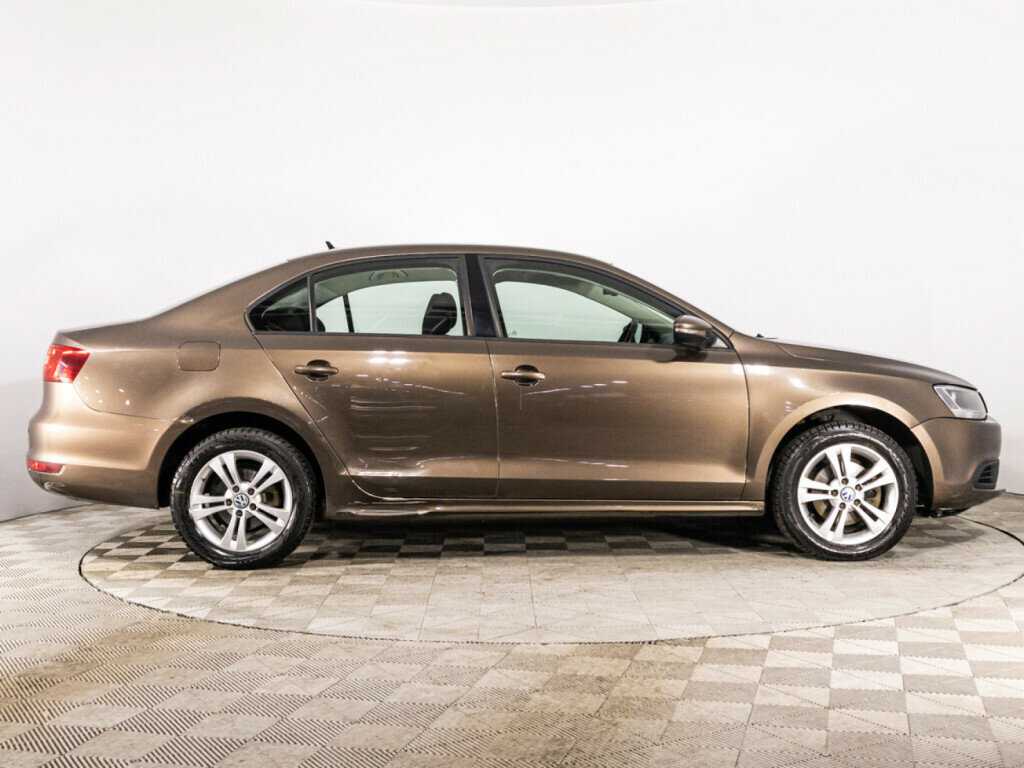 Volkswagen Jetta, 2012 - фото №4