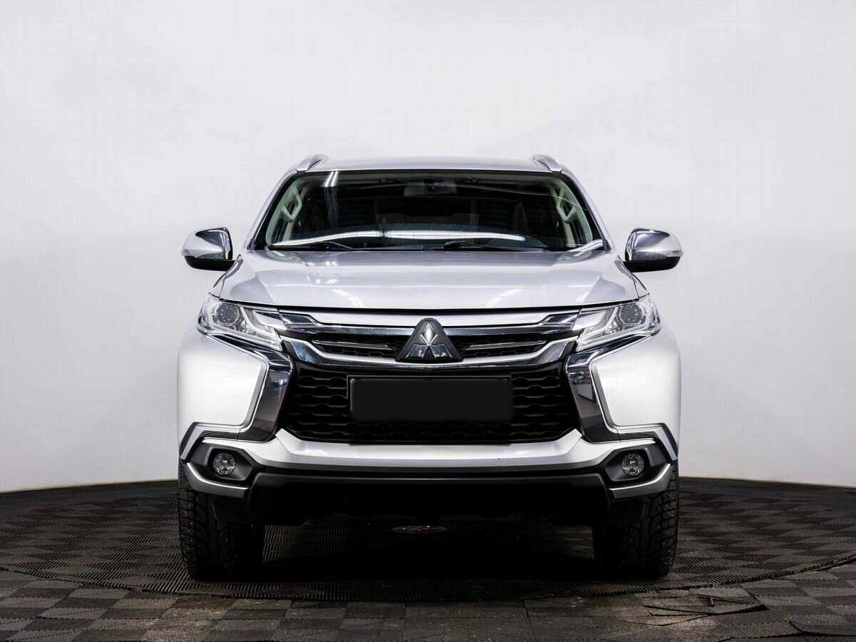 Mitsubishi Pajero Sport, 2017 - фото №2