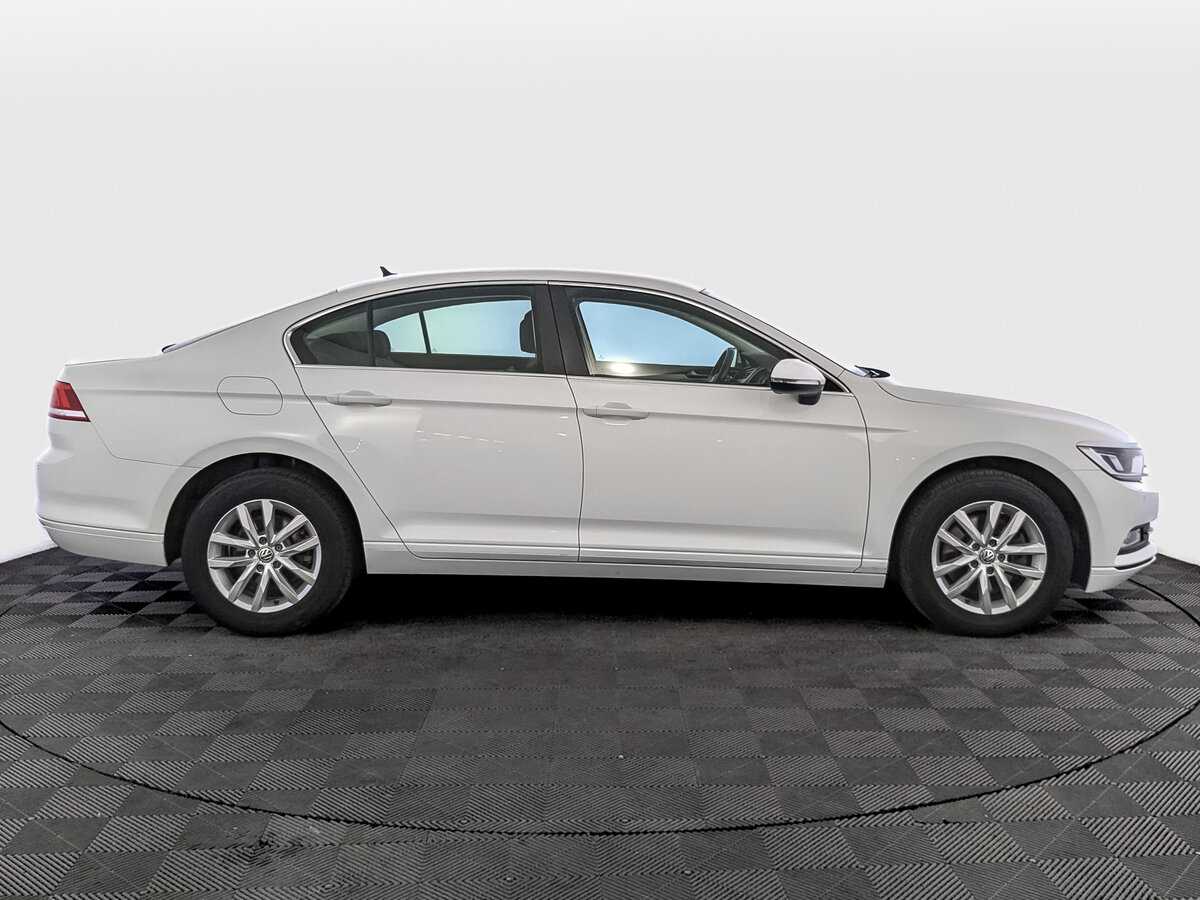 Volkswagen Passat, 2019 - фото №4