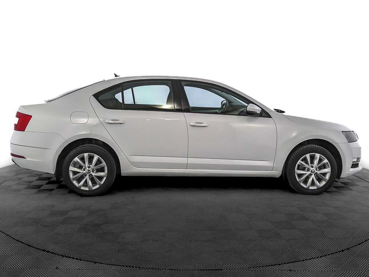 Skoda Octavia, 2019 - фото №4