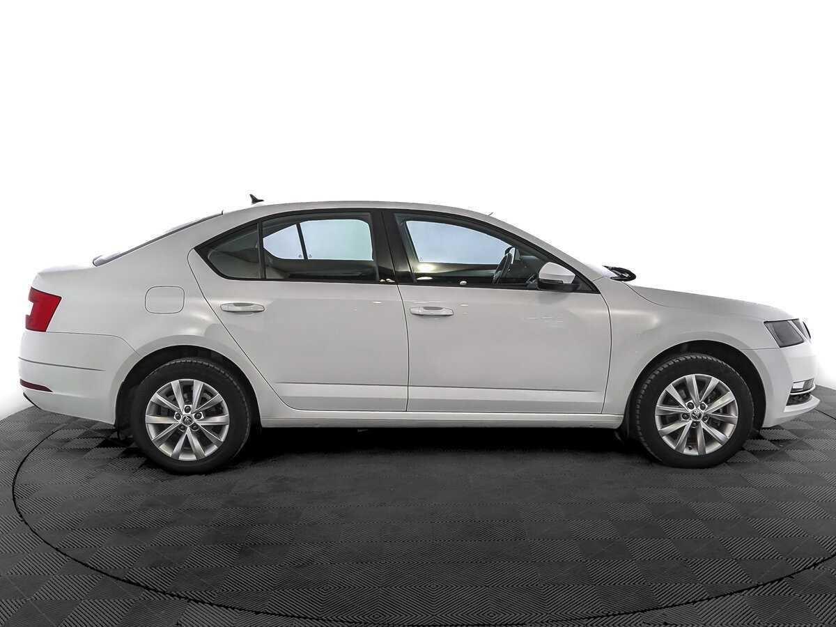 Skoda Octavia, 2019 - фото №4