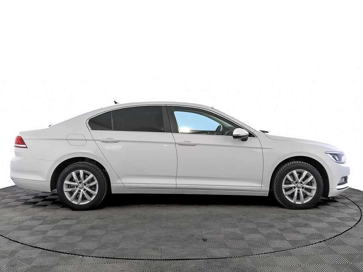 Volkswagen Passat, 2019 - фото №4