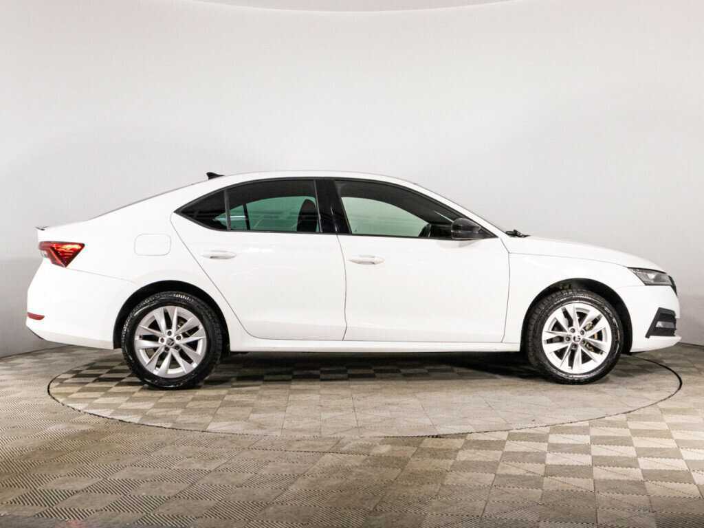 Skoda Octavia, 2021 - фото №4