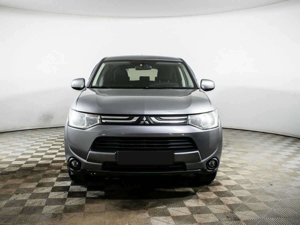 Mitsubishi Outlander, 2012 - фото №2
