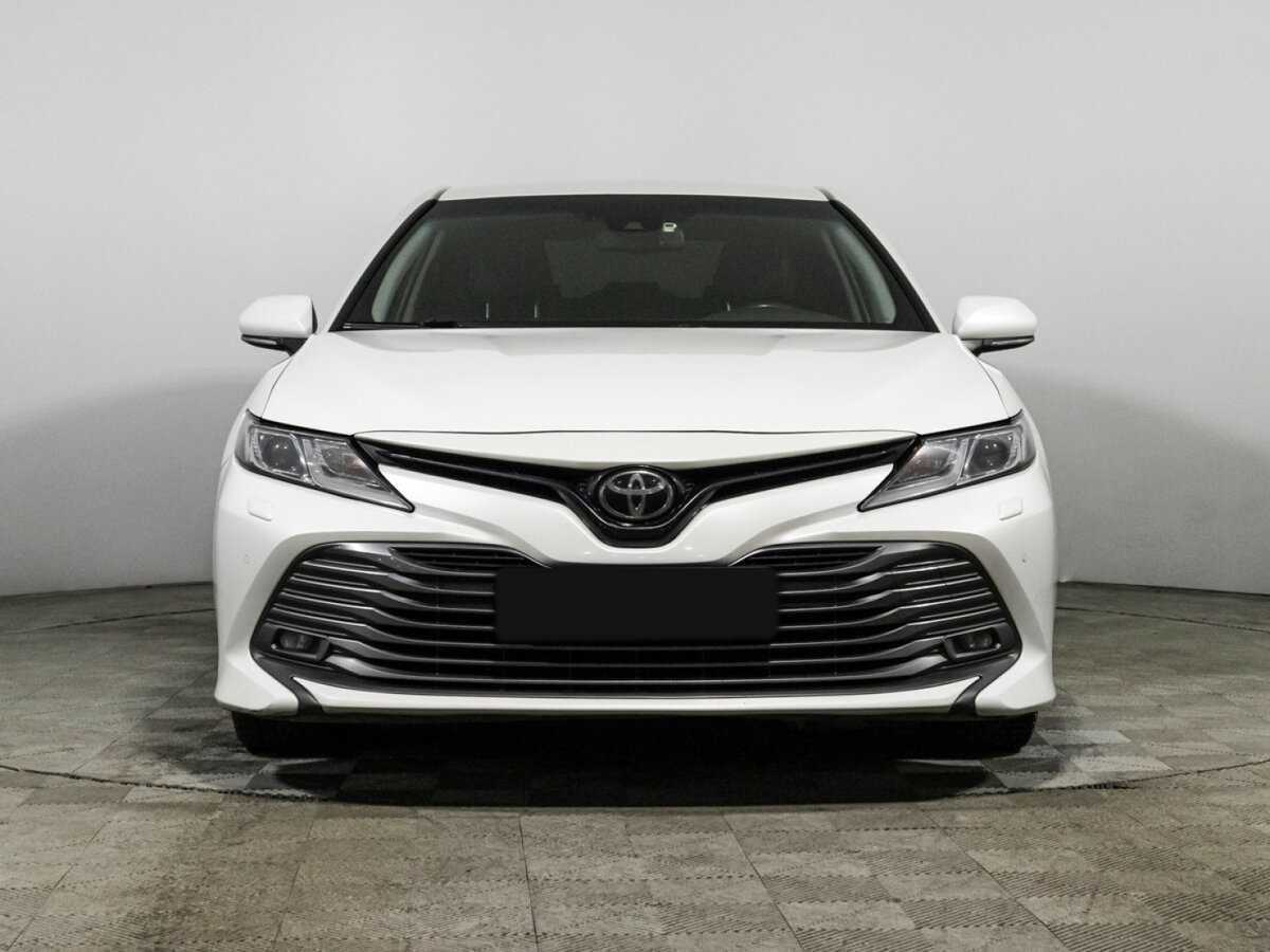 Toyota Camry, 2019 - фото №2