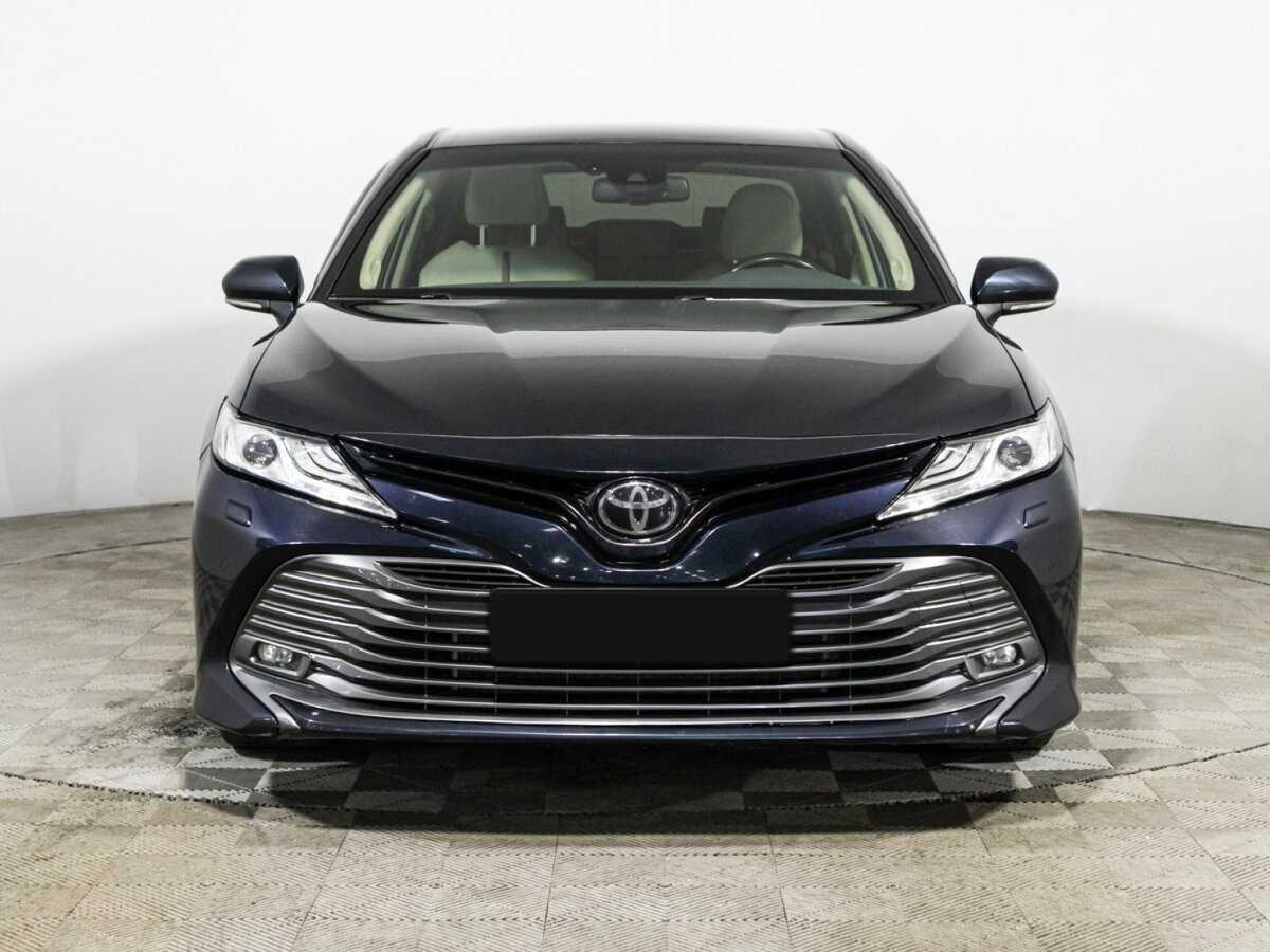 Toyota Camry, 2018 - фото №2