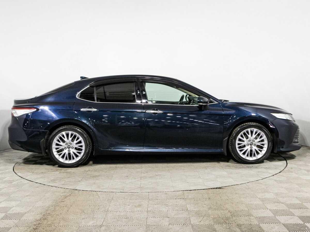 Toyota Camry, 2018 - фото №4