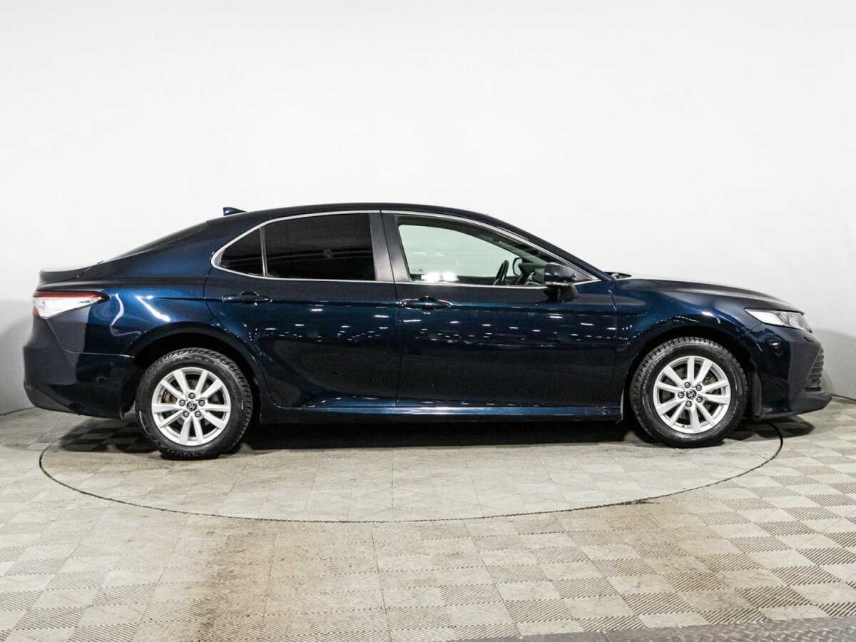 Toyota Camry, 2020 - фото №4