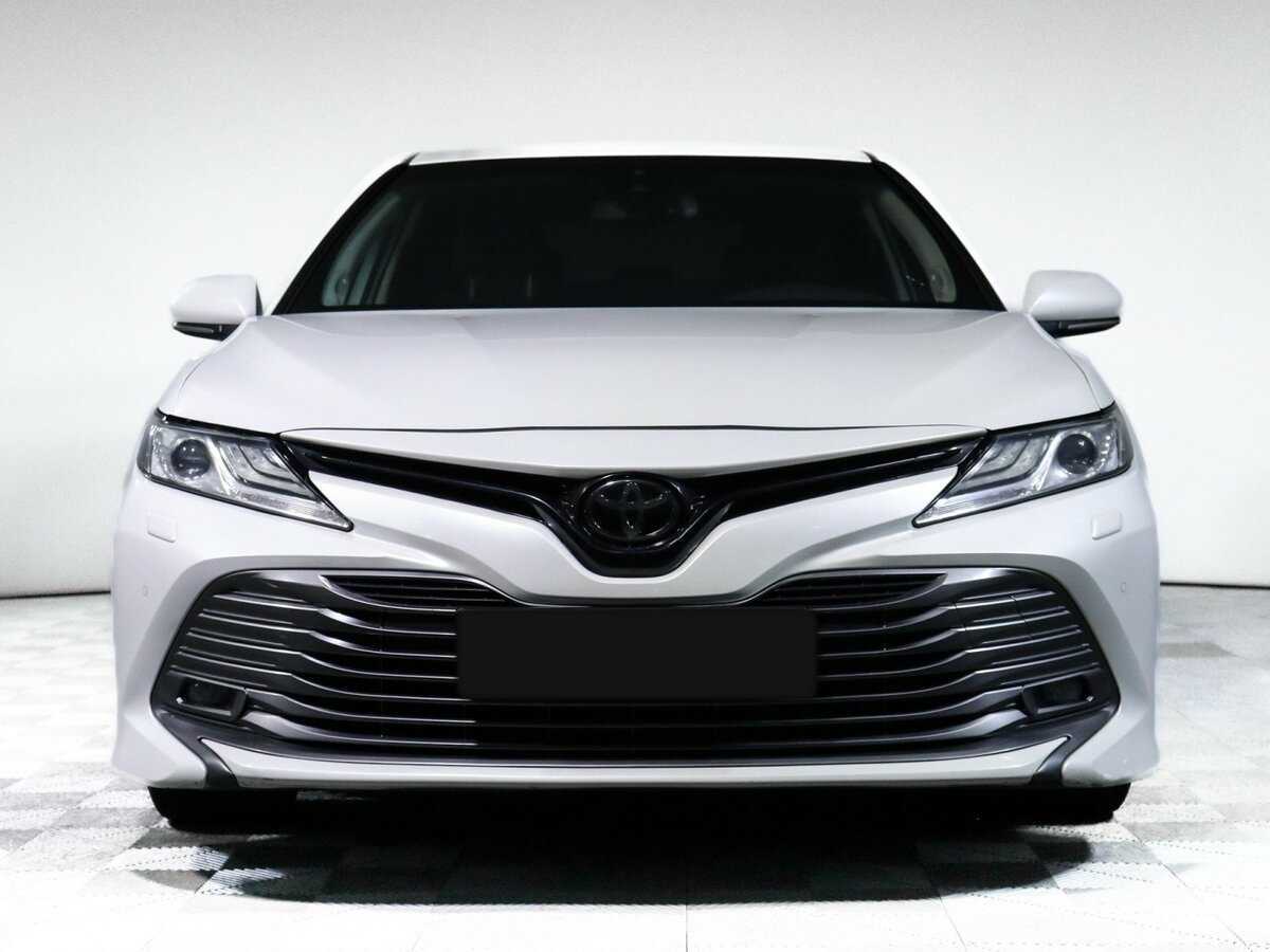 Toyota Camry, 2019 - фото №2