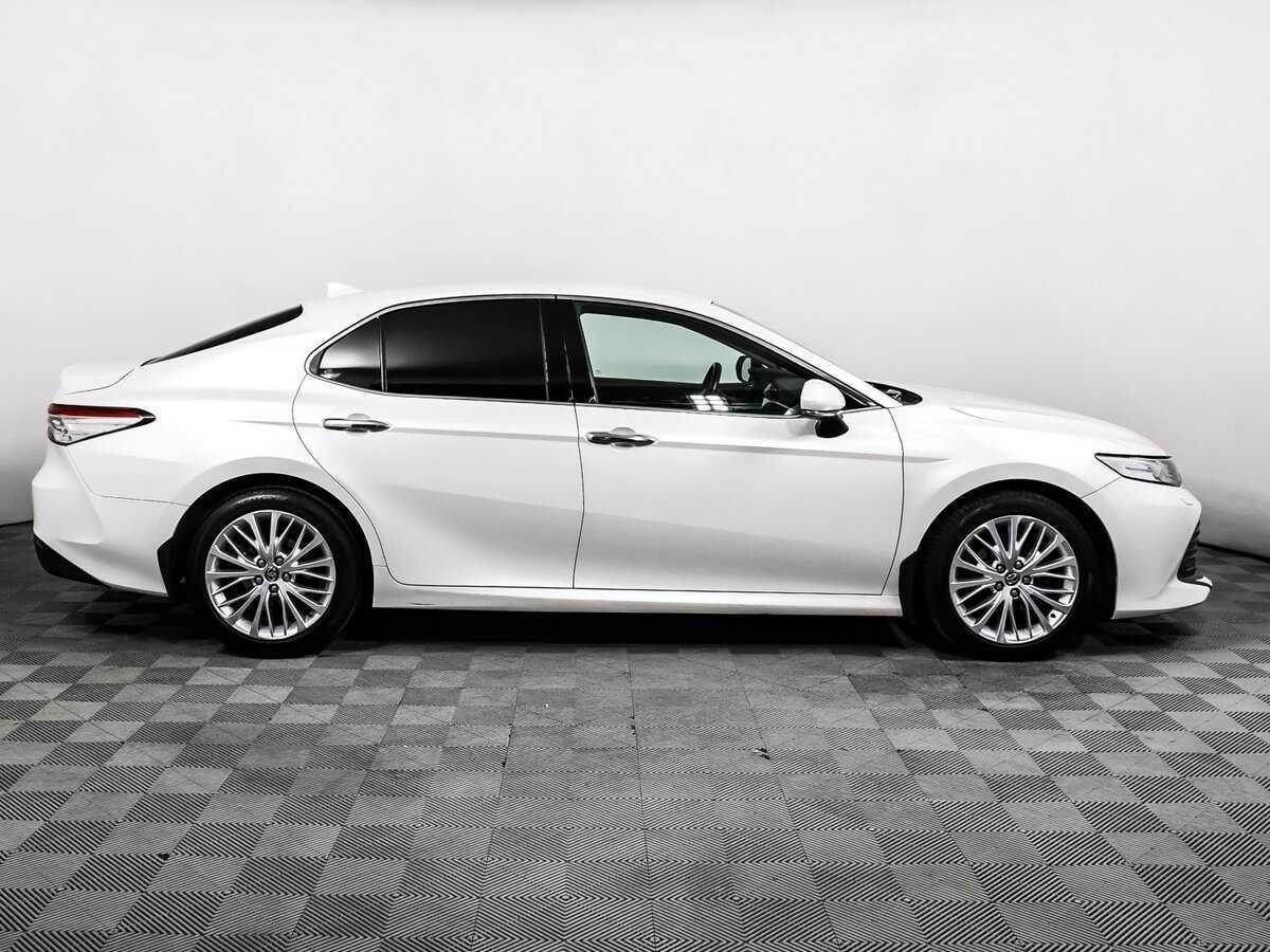 Toyota Camry, 2019 - фото №4