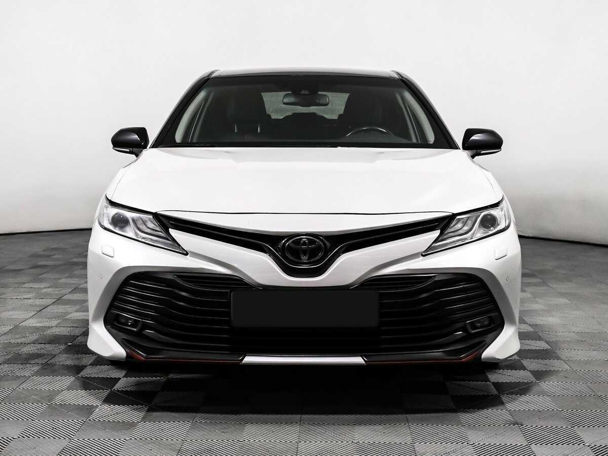 Toyota Camry, 2020 - фото №2