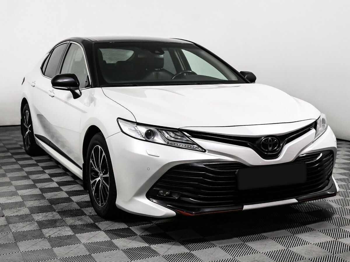Toyota Camry, 2020 - фото №3